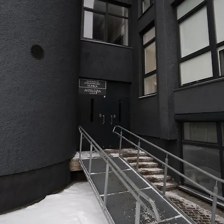 Cozy 4 Two - Center